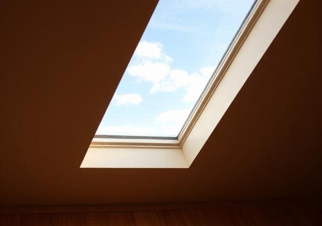 Stogo langai: kodėl verta juos įsirengti?